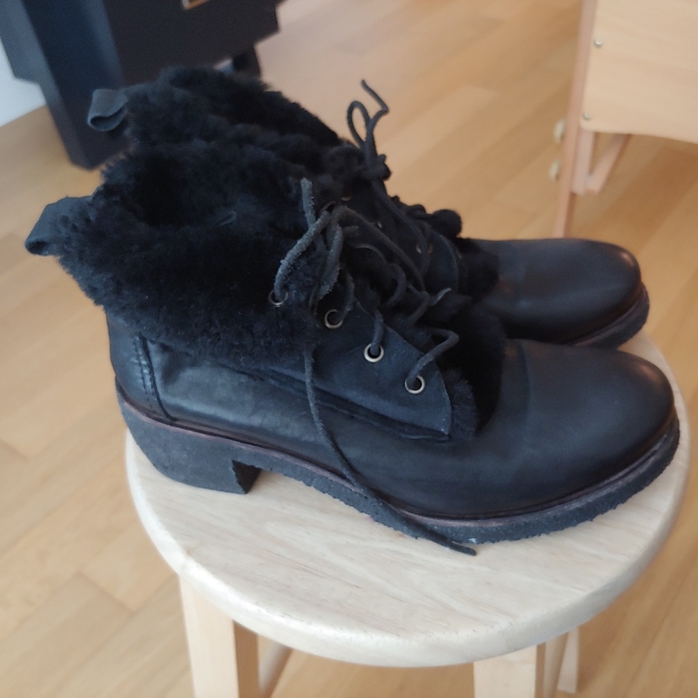 Punto Pigro leather/sheepskin lace-up boots